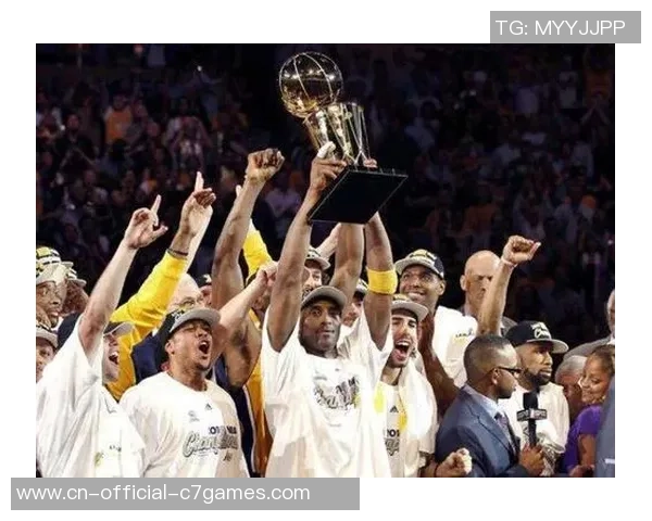 2000年NBA季后赛湖人与开拓者的经典对决回顾与分析