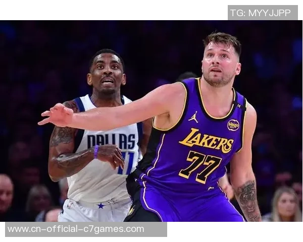 湖人对决独行侠精彩回放11月1日比赛全程回顾与精彩瞬间分析