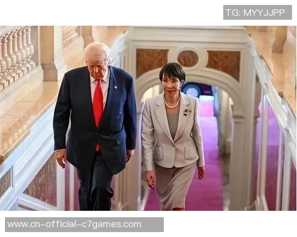 日本国脚竟拿战犯相片合影，英超球队抱歉！日本政界人士：“高市早苗已不具有辅弼资历”